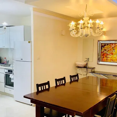 Royal Beach Front Apartments Netanya Exterior photo